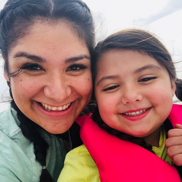 Meet your Posher, Adriana - Picture 1 of 1